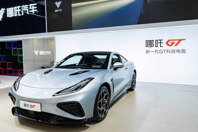 成都温江区恒鑫润企业管理咨询哪吒汽车在智能汽车领域的表现，领途汽车在新能源汽车市场中的影响力