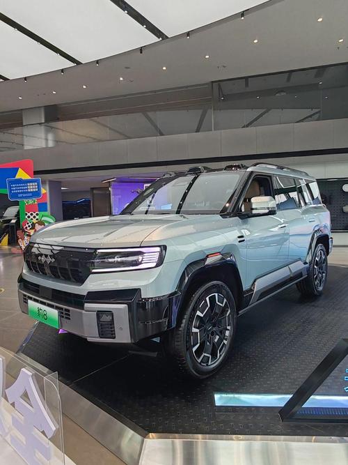 成都温江区恒鑫润企业管理咨询比亚迪方程豹硬派越野的爆款，英菲尼迪35周年与你共成长